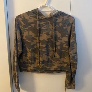 Hooded cameo long sleeve